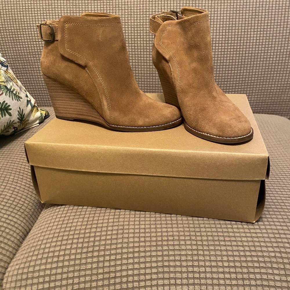 Suede wedge Ankle Boots
